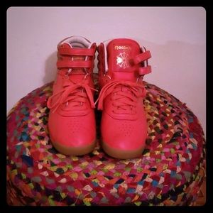 REEBOK freestyle HiTop RED